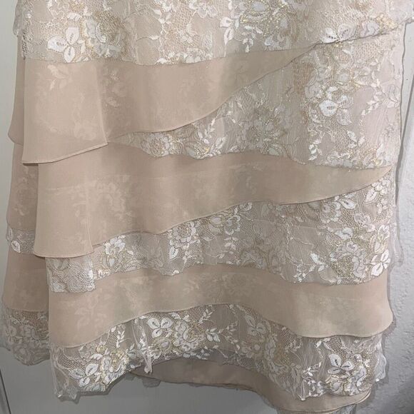 ✨Raylia Design Tiered All Over Lace Halter Midi Toffee/Gold Sz 10 Dress✨ - Picture 7 of 9